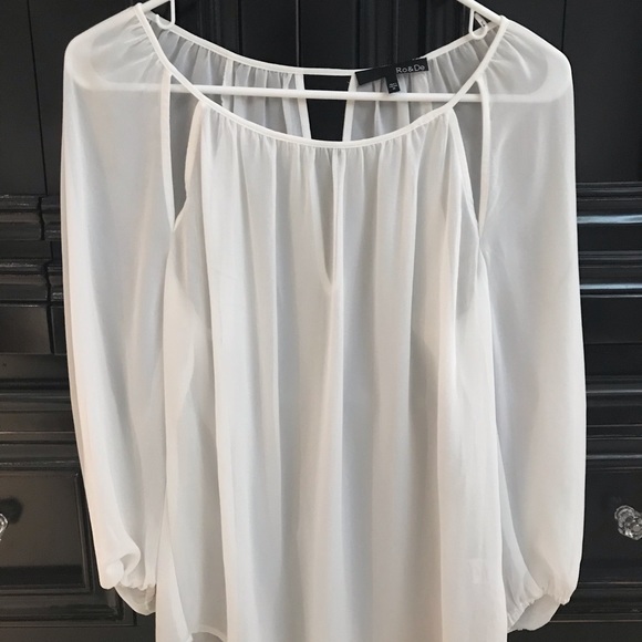 Ro & De size Medium sheer blouse - Picture 3 of 3